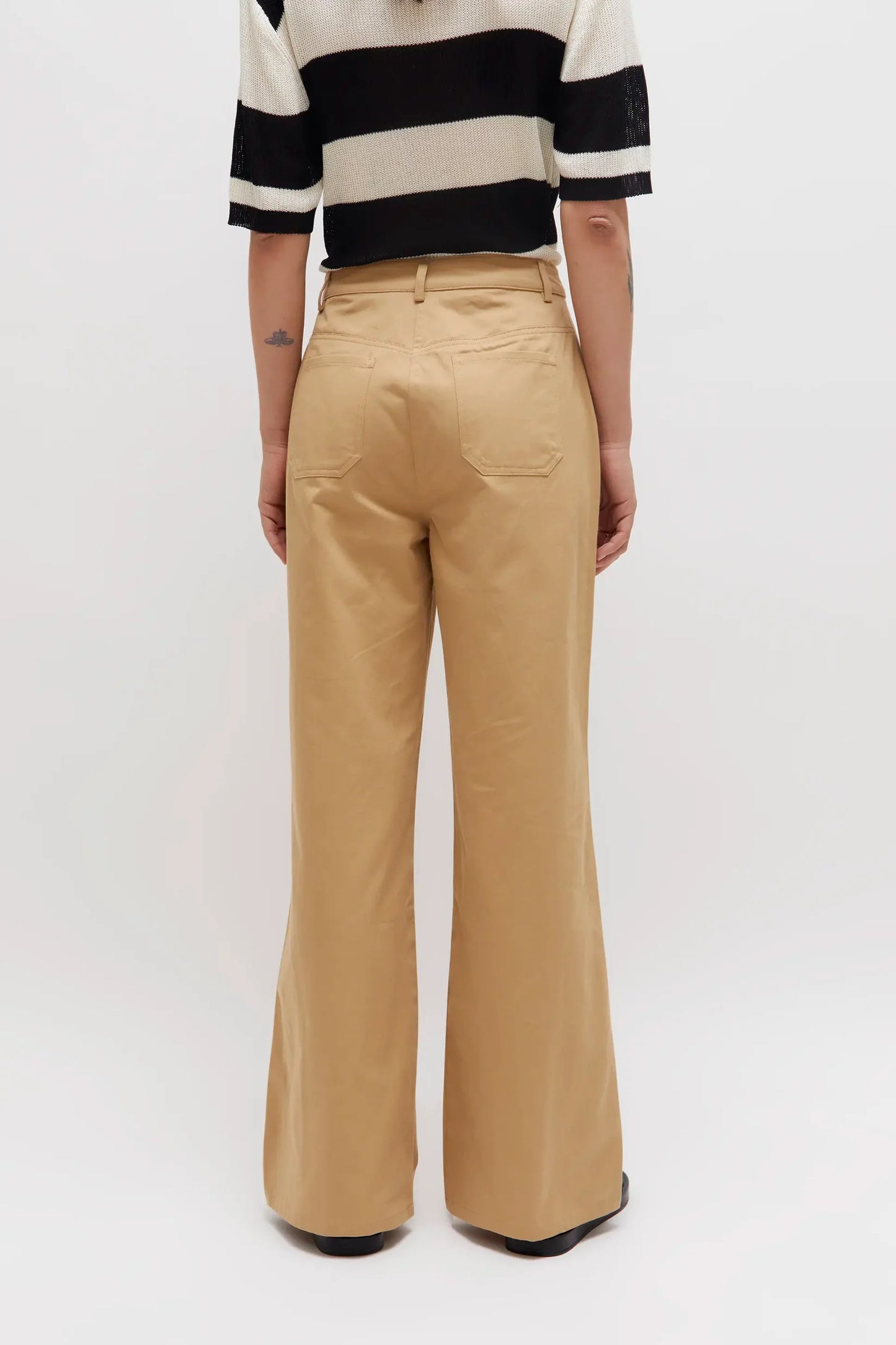 STRAIGHT PANTS WITH CAMEL PATCH POCKETS