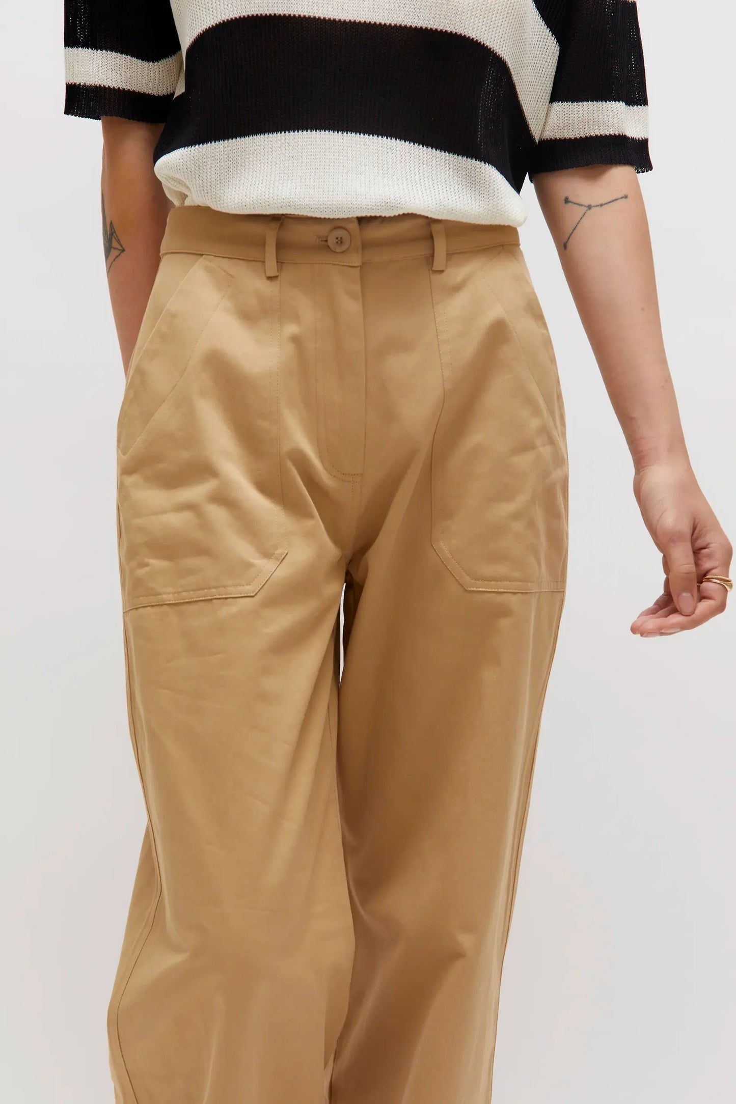 STRAIGHT PANTS WITH CAMEL PATCH POCKETS