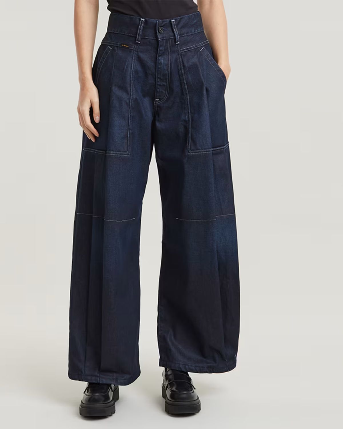 PLEATED DARK DENIM