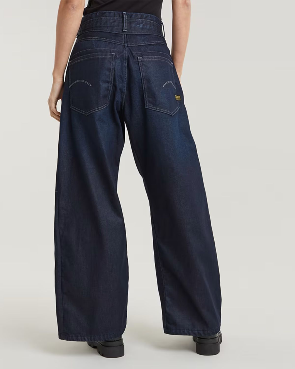 PLEATED DARK DENIM