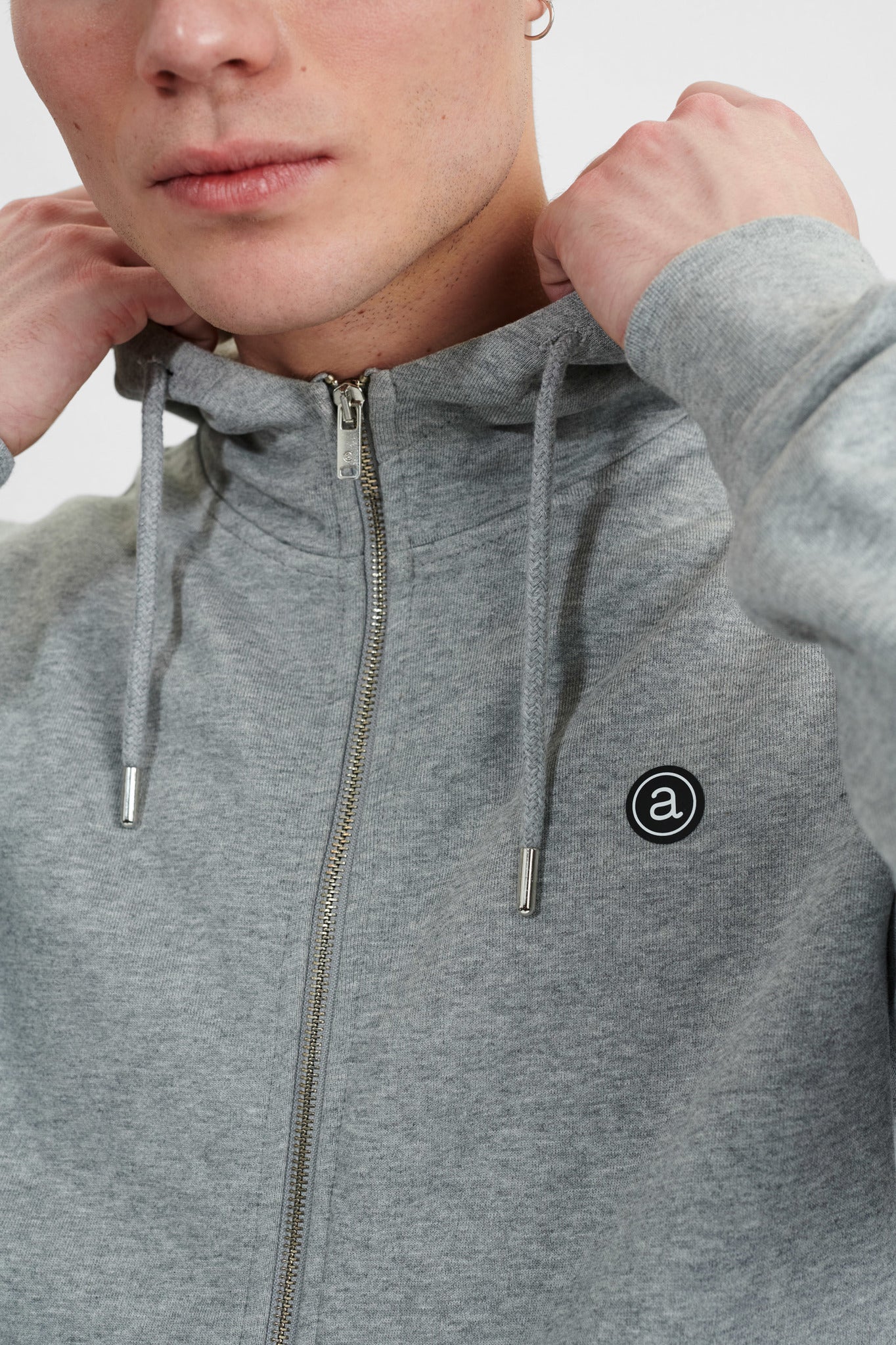 AKELLIOT NOOS ZIP HOODIE