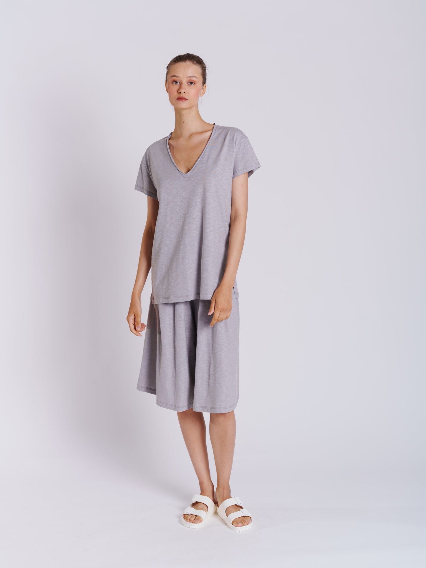 RINON V NECK GREY