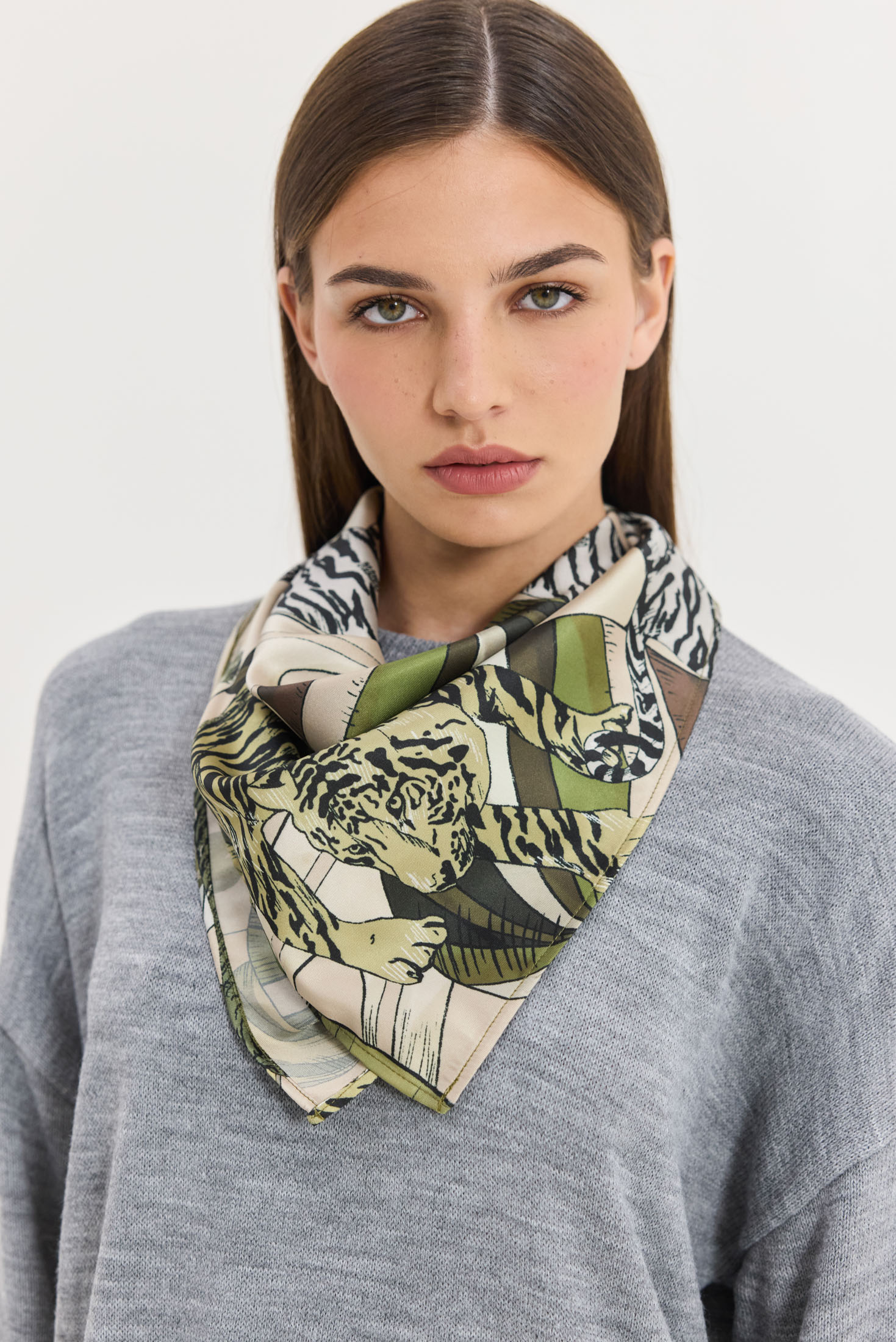 Hemithea310721 Pegasus Scarf (Khaki) - Image 1